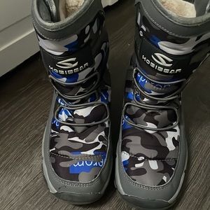 Boys Snow Boots size 4